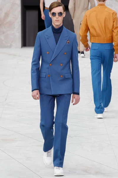 Look 13